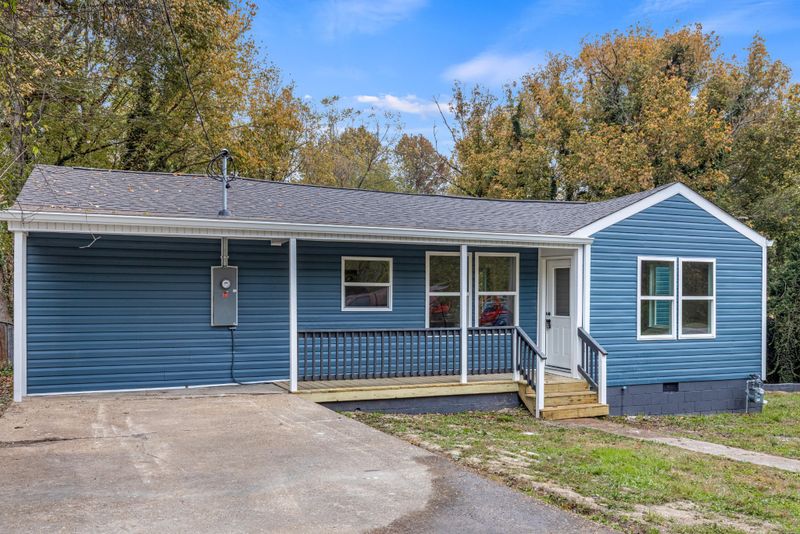 1136 Ridgeland Rd, Rossville, GA 30741