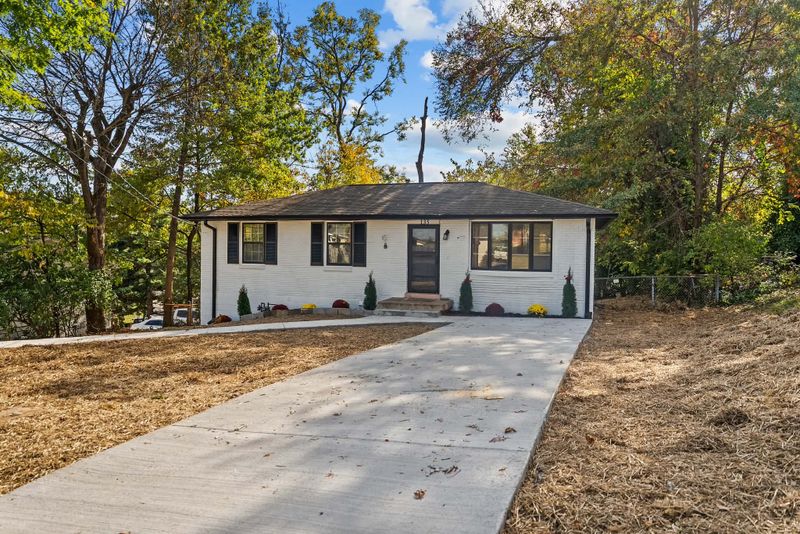 135 Luna Dr, Nashville, TN 37211