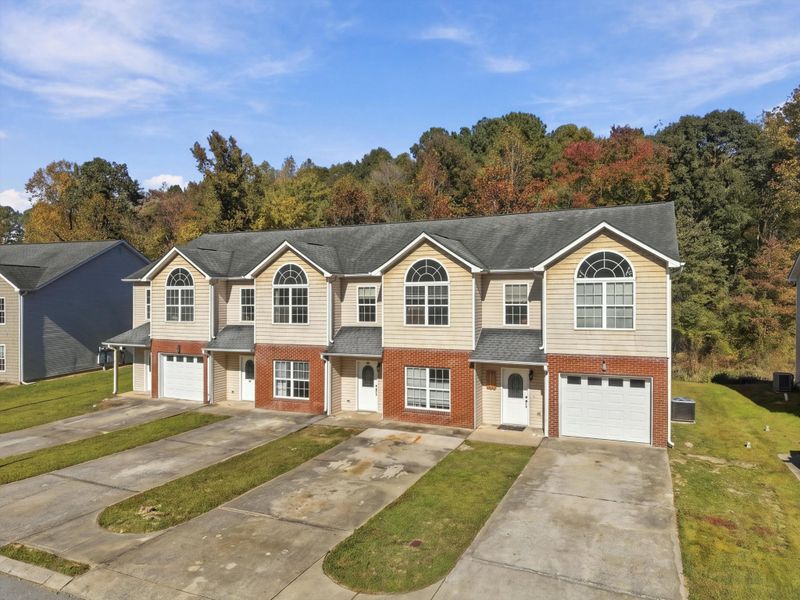 102 Brown Estates Dr, La Fayette, GA 30728