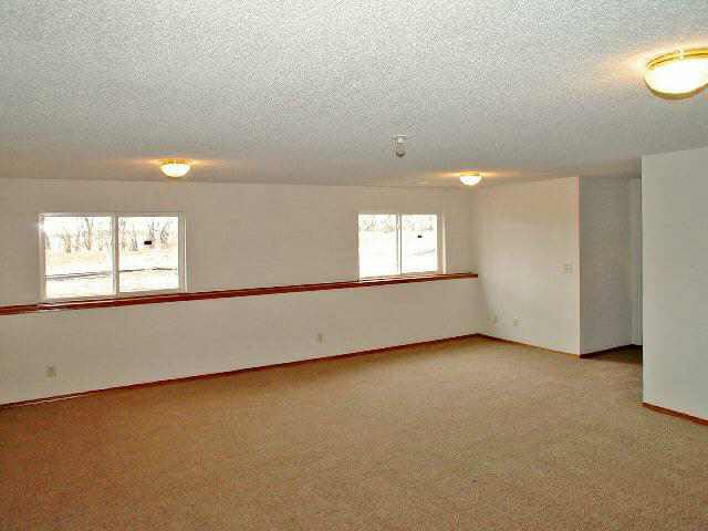 1960 Countrywalk Ln, Mulvane, KS 67110
