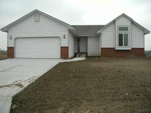 404 Wheatridge Dr, Newton, KS 67114