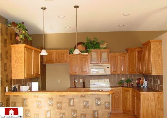 1421 Lakeside Dr, Andover, KS 67002