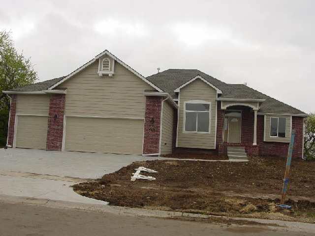 10002 E Kinkaid, Wichita, KS 67207
