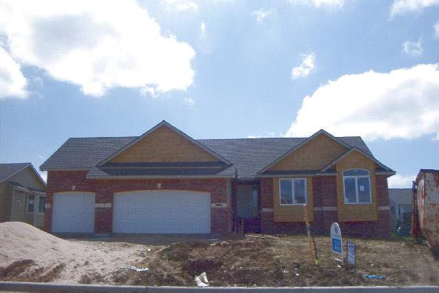 204 S Onewood Dr, Andover, KS 67002
