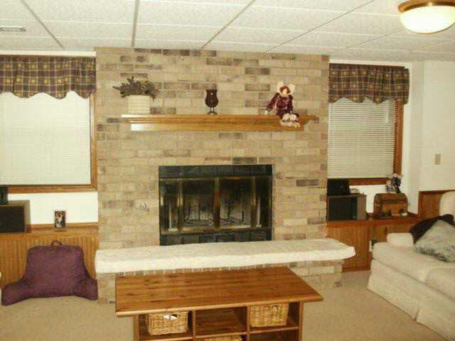 207 Oak Meadows Rd, Derby, KS 67037