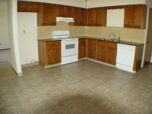 223 Frontier Dr, Mulvane, KS 67110