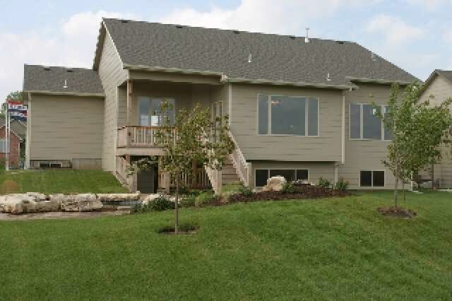 1000 Bel Arbor Cir, Derby, KS 67037
