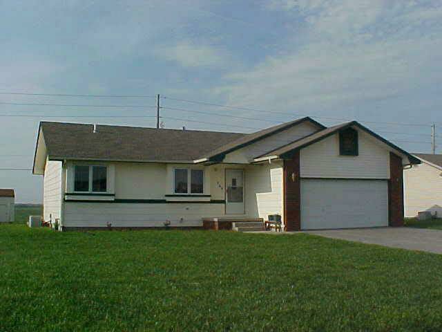 105 Wheatridge Dr, Newton, KS 67114