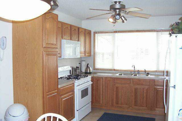 1410 Prairie Ln, Derby, KS 67037