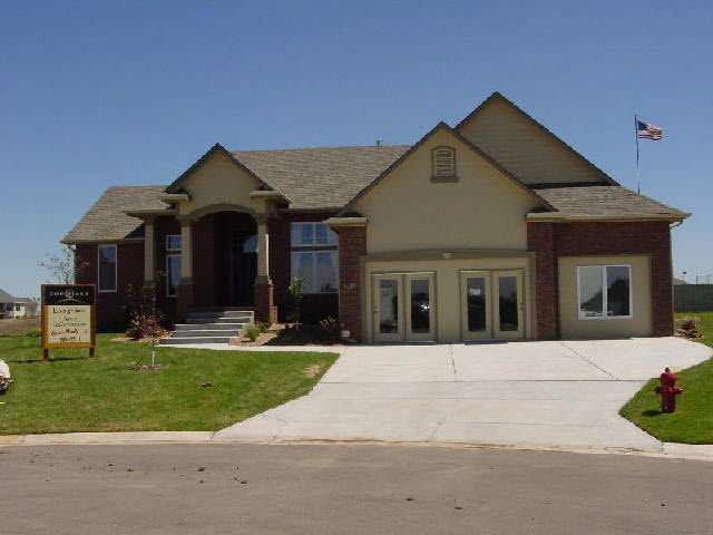 2519 Fairway Cir, Derby, KS 67037
