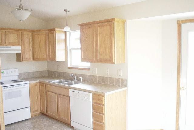 606 Peach, Haysville, KS 67060