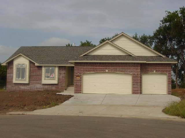 4802 Canterbury Ct, Wichita, KS 67219
