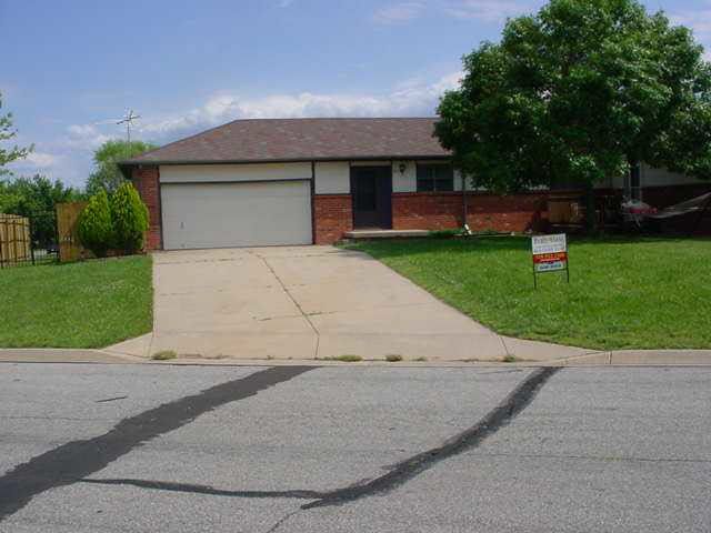 1709 Arrowhead, Derby, KS 67037