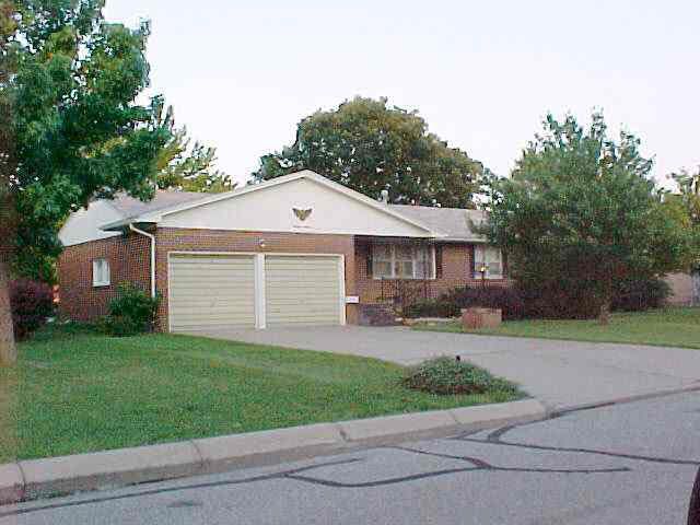 1316 Grandview, Newton, KS 67114