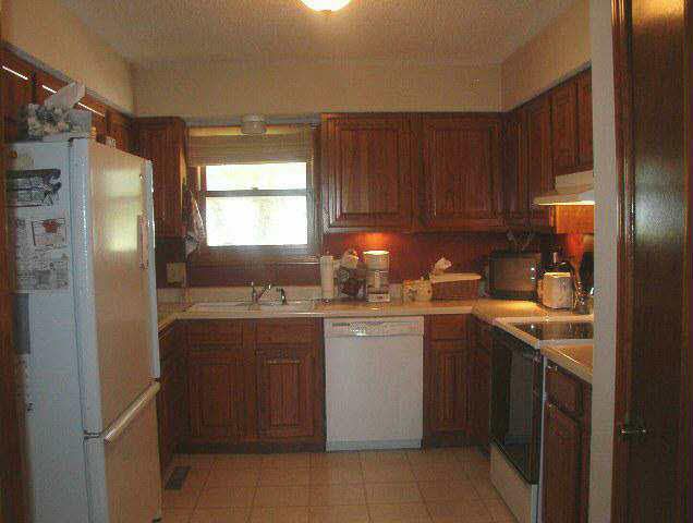 2011 Johnmark Dr, Winfield, KS 67156