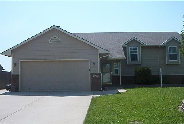 929 Clover, Valley Center, KS 67147