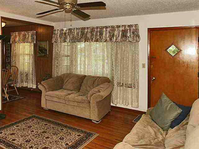 137 N Dexter, Valley Center, KS 67147