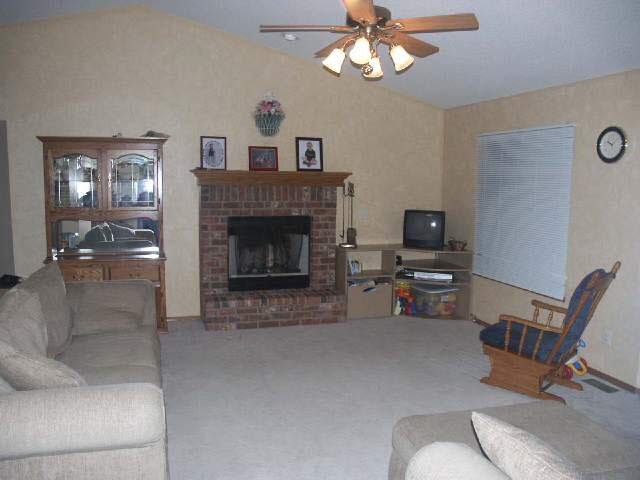 913 Southwind Ct, Goddard, KS 67052