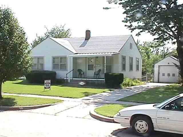 939 N Old Manor, Wichita, KS 67208