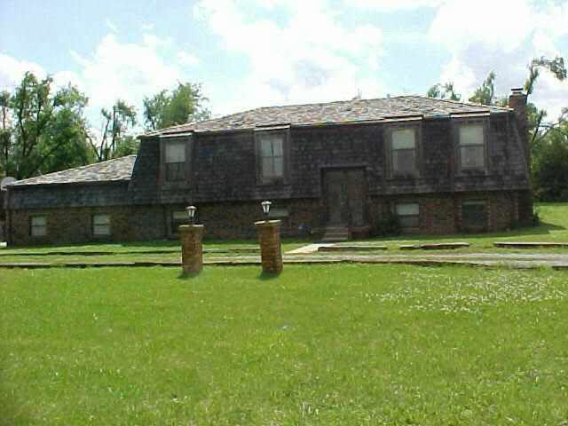 4131 N Harding, Bel Aire, KS 67220