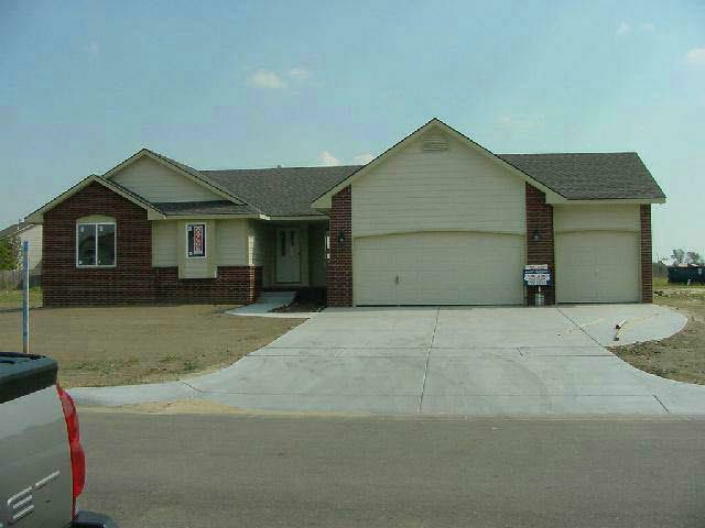 321 Tuscany Dr, Andover, KS 67002