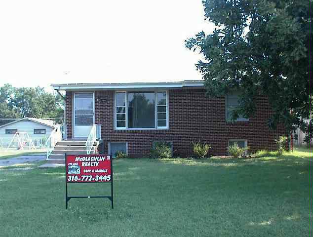 208 SW 11th, Newton, KS 67114
