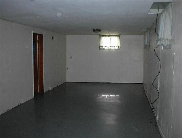 208 SW 11th, Newton, KS 67114