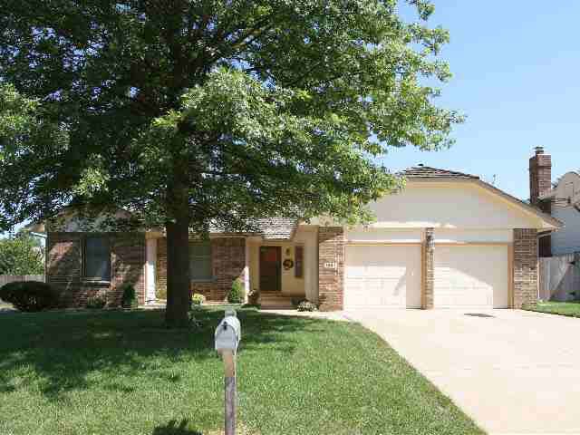 1254 Armstrong Ct, Derby, KS 67037