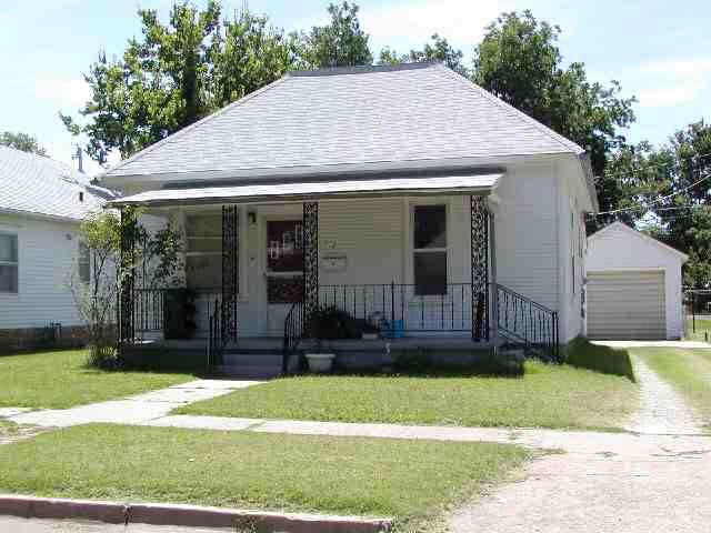 713 E 14th, Winfield, KS 67156