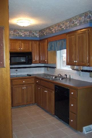 501 Spring Creek Dr, Derby, KS 67037