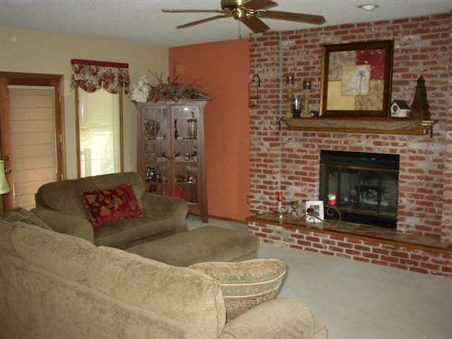 4212 Eagle Lake Ct, Bel Aire, KS 67220
