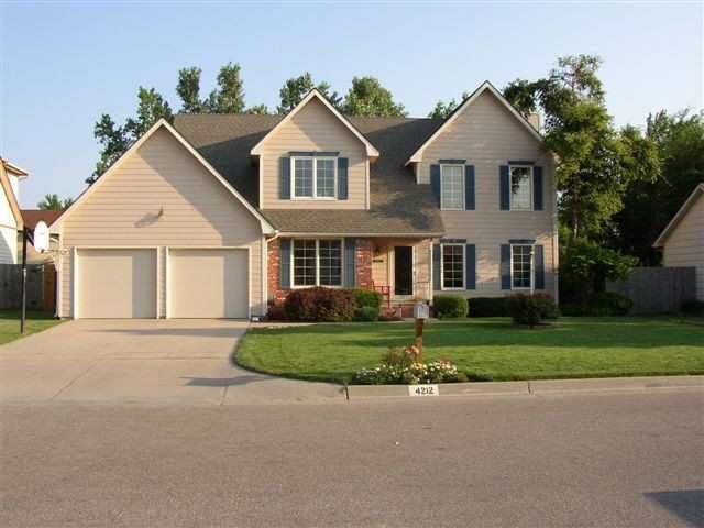 4212 Eagle Lake Ct, Bel Aire, KS 67220