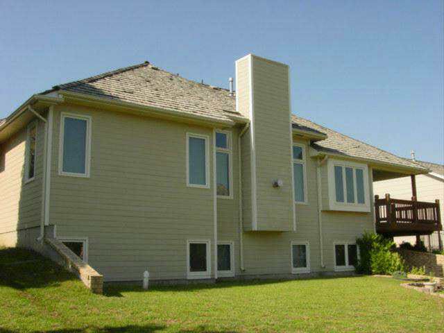 1406 Meadowridge Ct, Derby, KS 67037