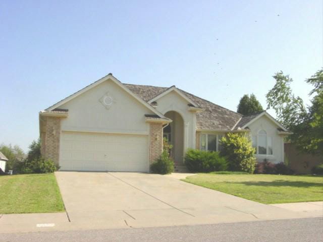 1406 Meadowridge Ct, Derby, KS 67037