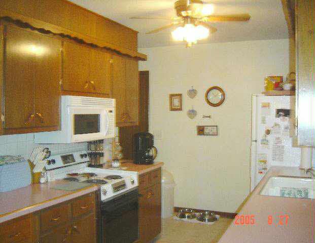 602 E 3rd St, Goddard, KS 67052
