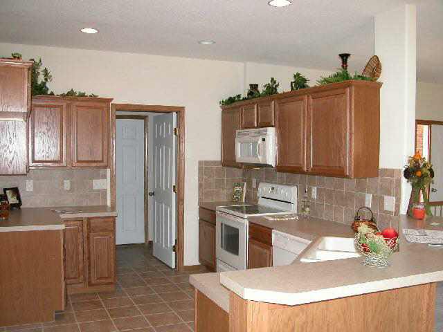 107 N Turnberry St, Wichita, KS 67230