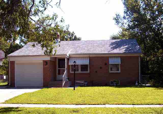 1944 S Pinecrest, Wichita, KS 67218