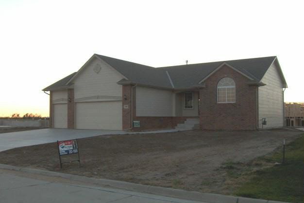 3009 Duncan, Newton, KS 67114