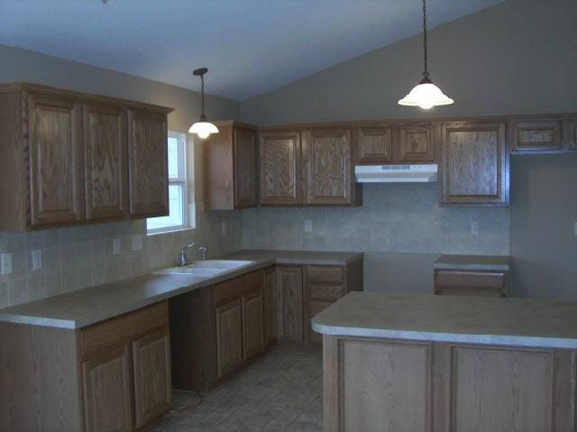 905 W 17th, Newton, KS 67114