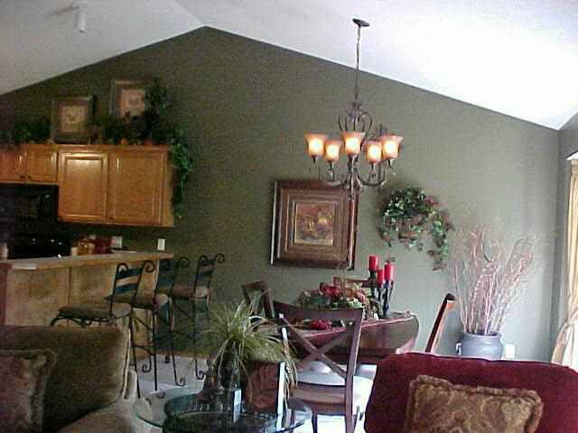1713 Windwood Ct, Derby, KS 67037
