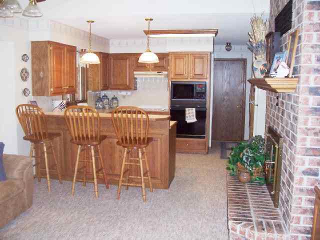404 Trail Dr, Mulvane, KS 67110