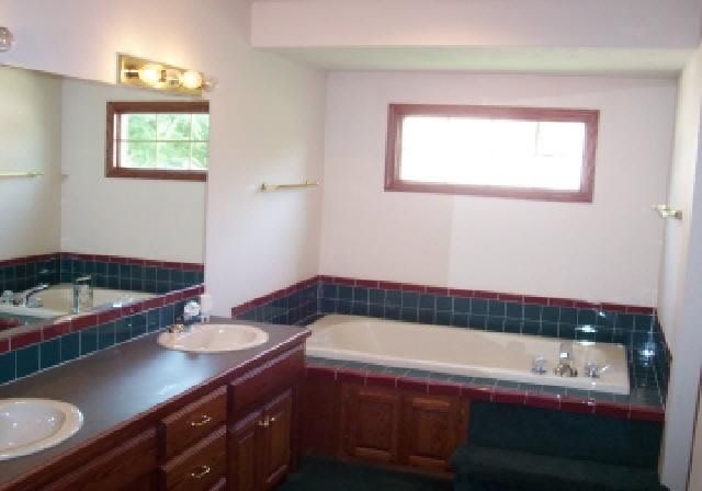 546 Glendevon, Andover, KS 67002