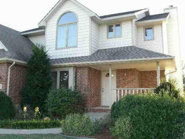 202 N Valley Stream Ct, Derby, KS 67037