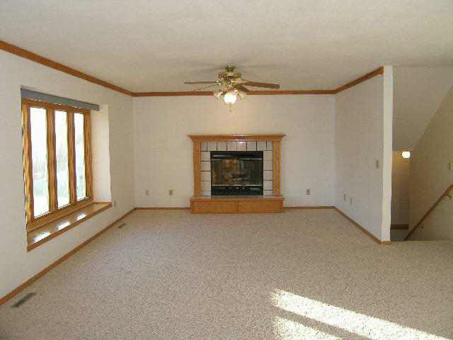 202 N Valley Stream Ct, Derby, KS 67037