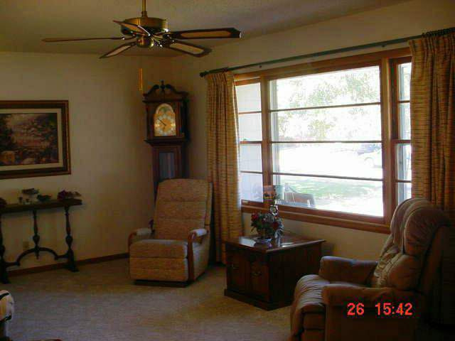 209 Alice Ave, Newton, KS 67114