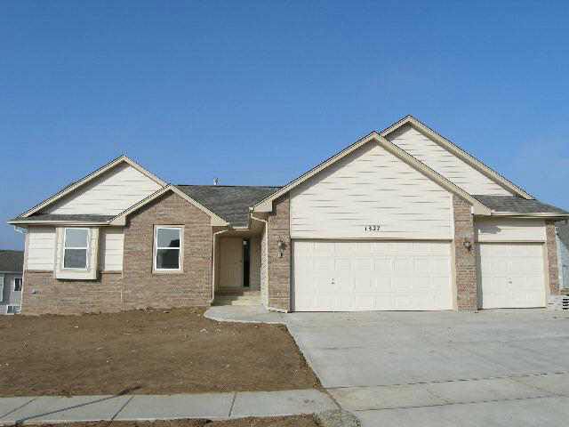 1327 Summit Rd, Derby, KS 67037