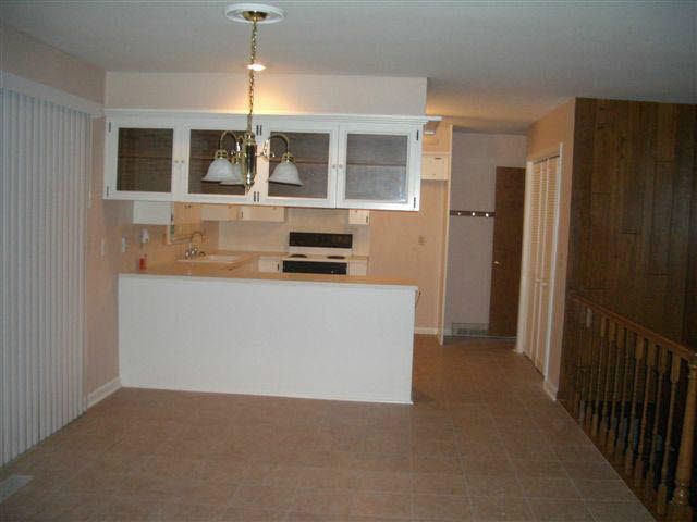 726 Lawrence Ln, Wichita, KS 67206