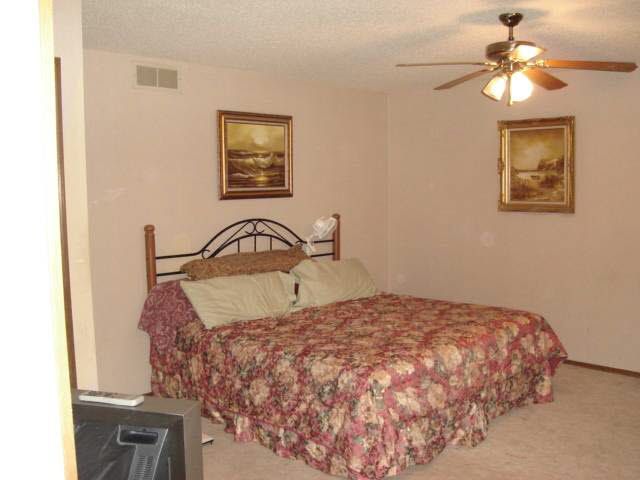632 Tanglewood Rd, Derby, KS 67037