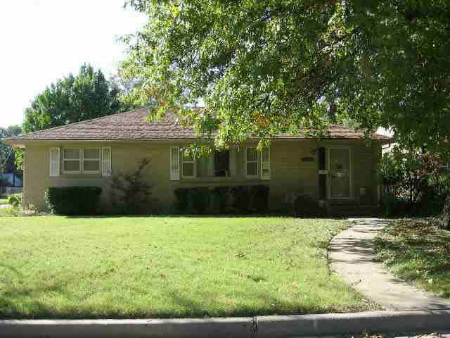 2165 S Volutsia St, Wichita, KS 67211