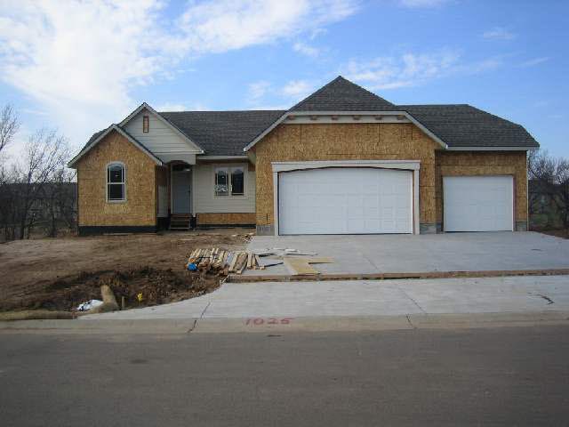 1025 Bel Arbor Cir, Derby, KS 67037